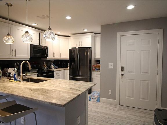 2nd image of 4199 Bellasol Cir APT 613