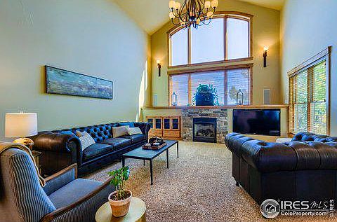 4th image of 4590 Meadowlark Dr