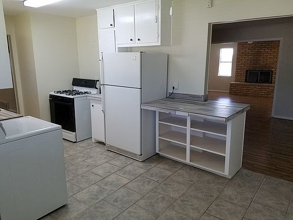 4th image of 420 E Shandon Ave