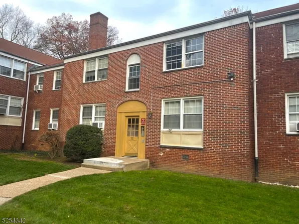 800 N Broad St #61, Elizabeth City, NJ 07208