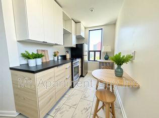 44 Victoria Ave S #307, Hamilton, ON L8N 2S7