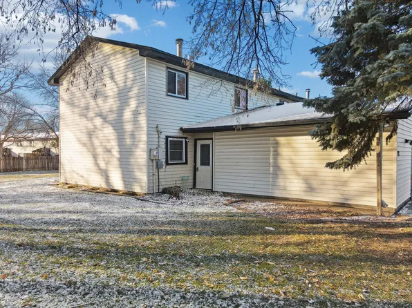 7717 89th Ave N, Brooklyn Park, MN 55445