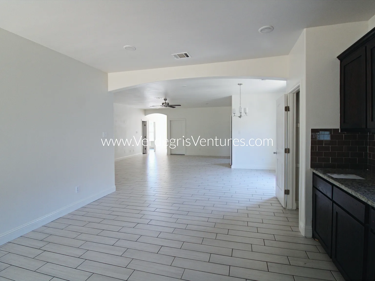 3 bed, 1860 sqft, $2,000 — Photo 4