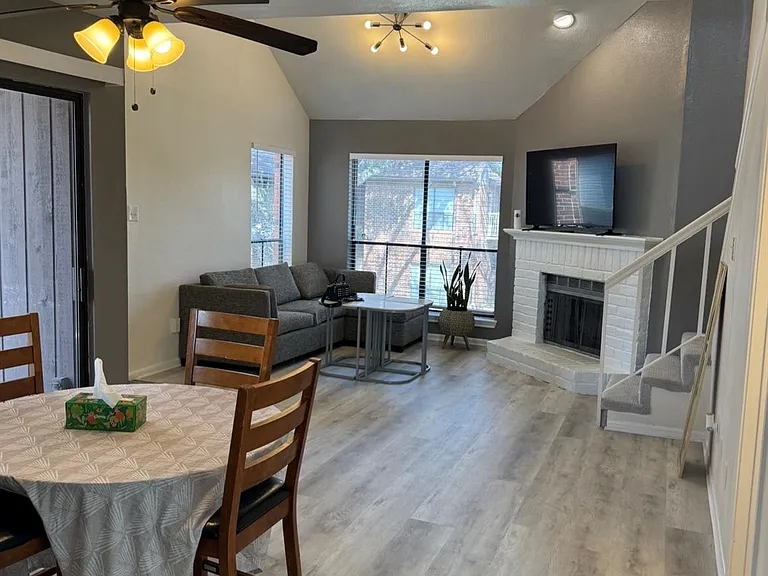 3130 Walnut Bend Ln #424 — Photo 1