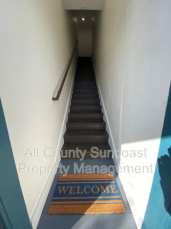 2 bed, 1.0 bath, $1,395 — Photo 2