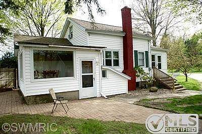 4th image of 334 Center St