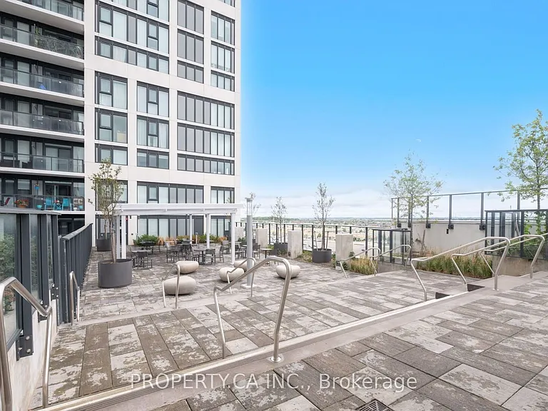 9000 Jane St #2421 — Photo 40