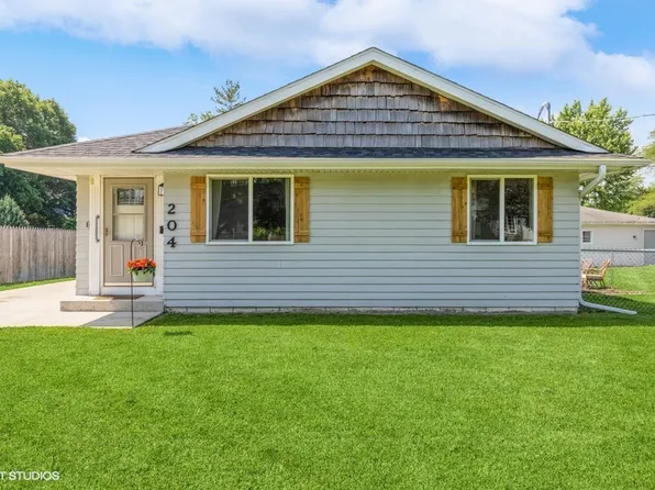 204 6th St SW, Altoona, IA 50009