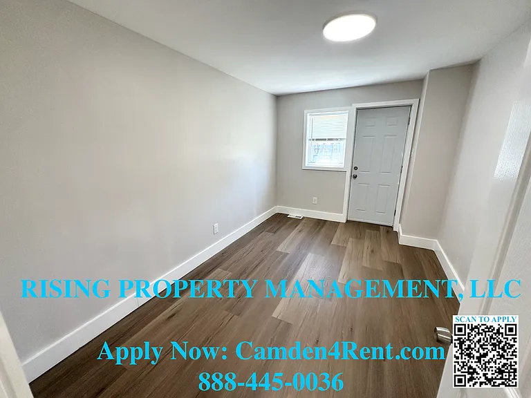 1566 Bradley Ave — Photo 7