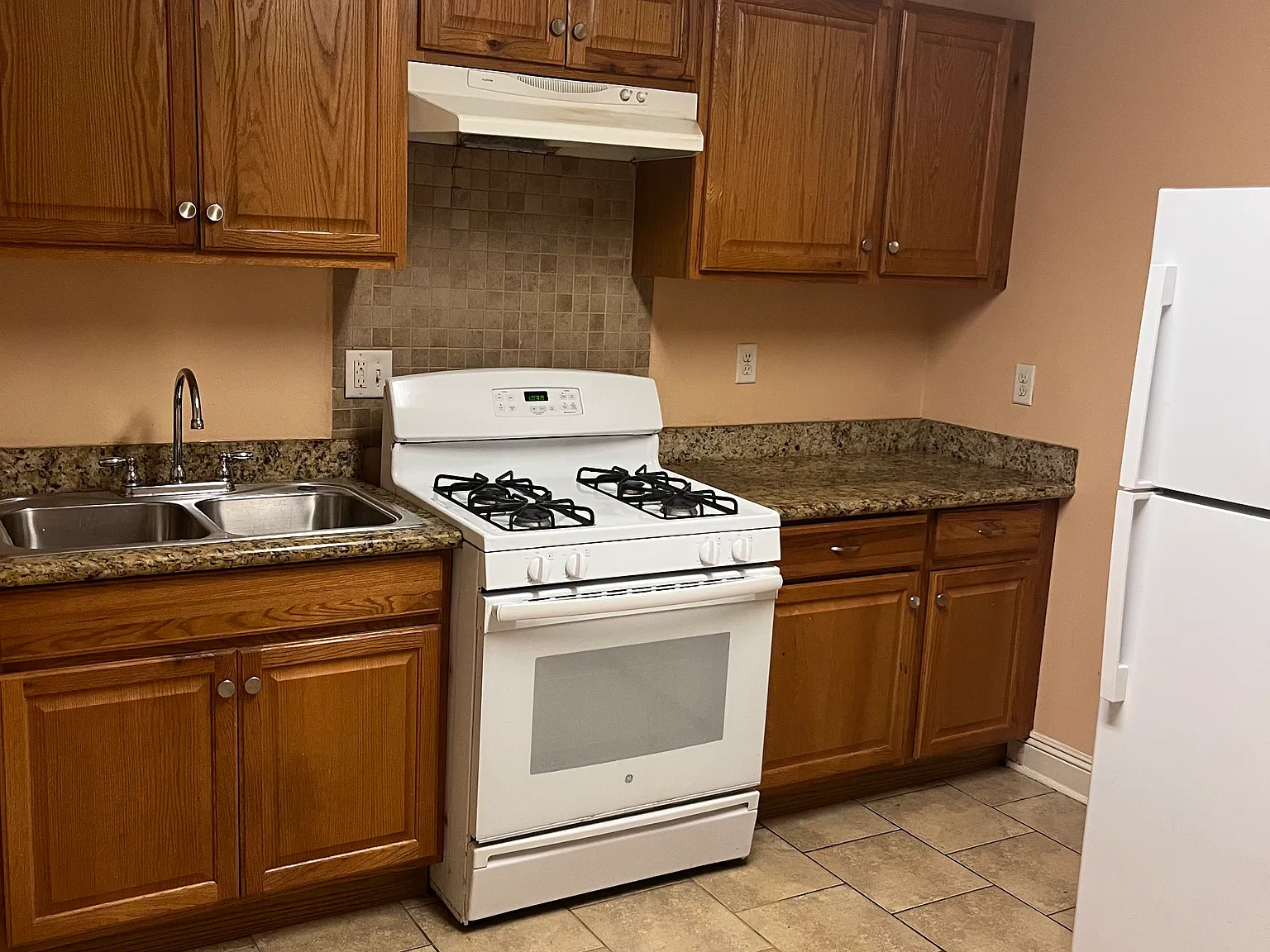 3 bed, $1,500 — Photo 4