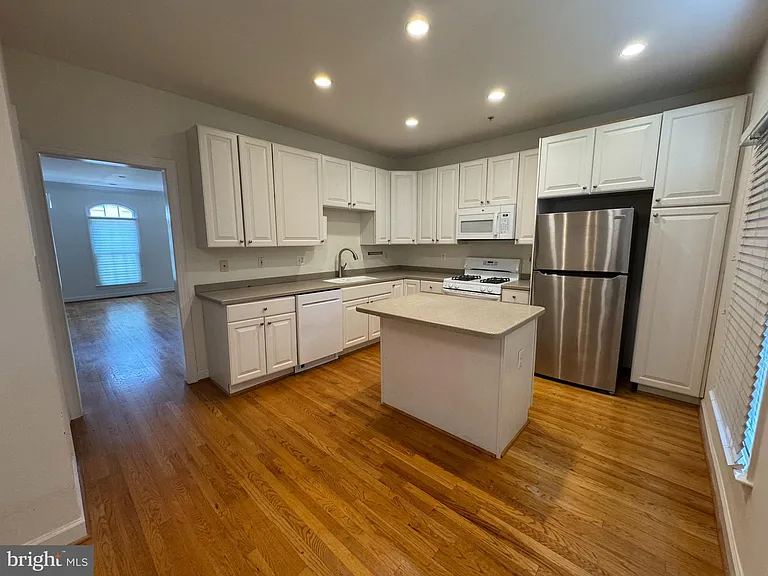 504 N Thomas St #I — Photo 2