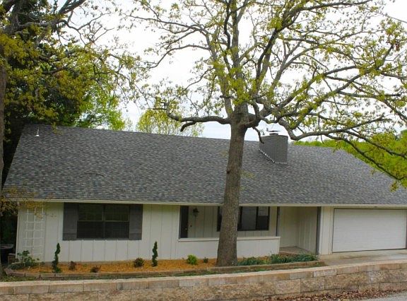 2nd image of 2 Longview Dr
