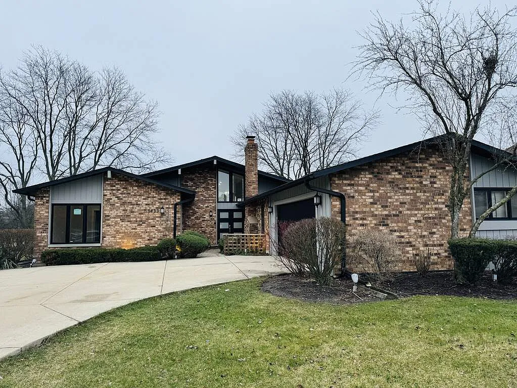 1433 Lorete Ln photo 1