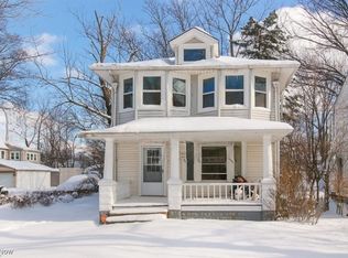 855 Roanoke Rd, Cleveland Heights, OH 44121
