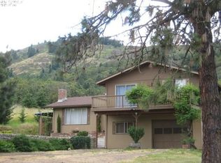 830 E St, Riddle, OR 97469