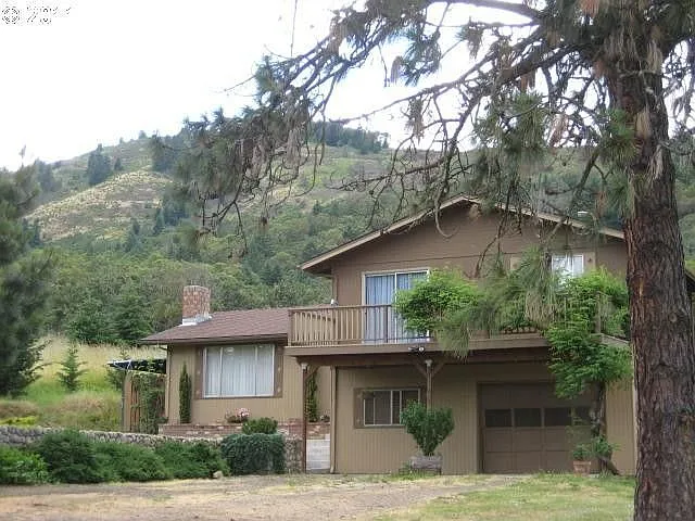 830 E St photo 1