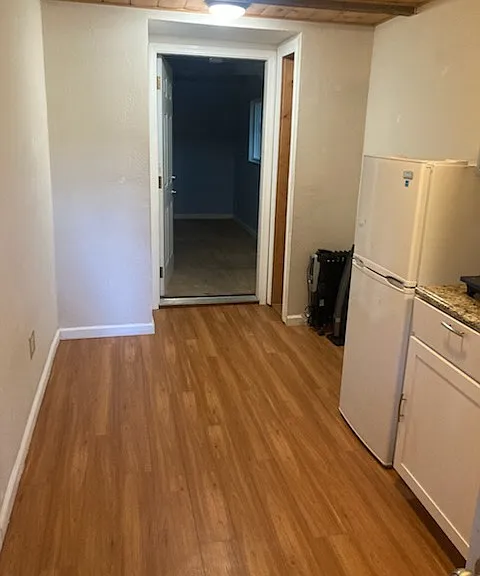 1012 Sylvia Way — Photo 5