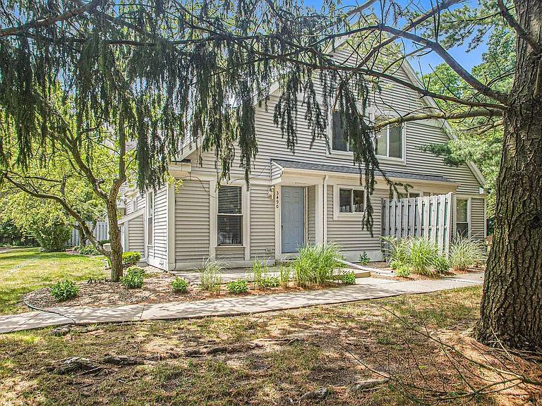 3490 Scots Pine Way — Photo 2
