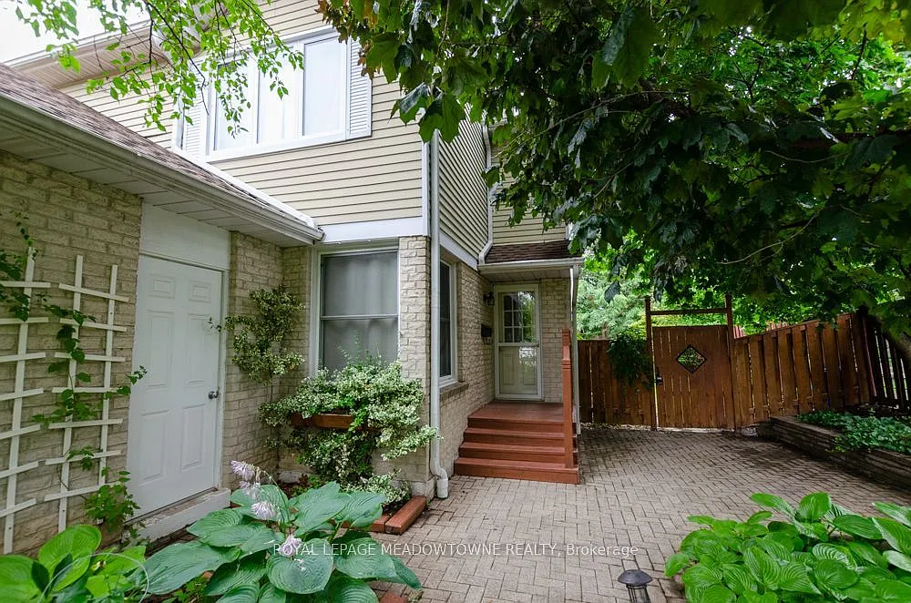 3 bed, $3,000 — Photo 2