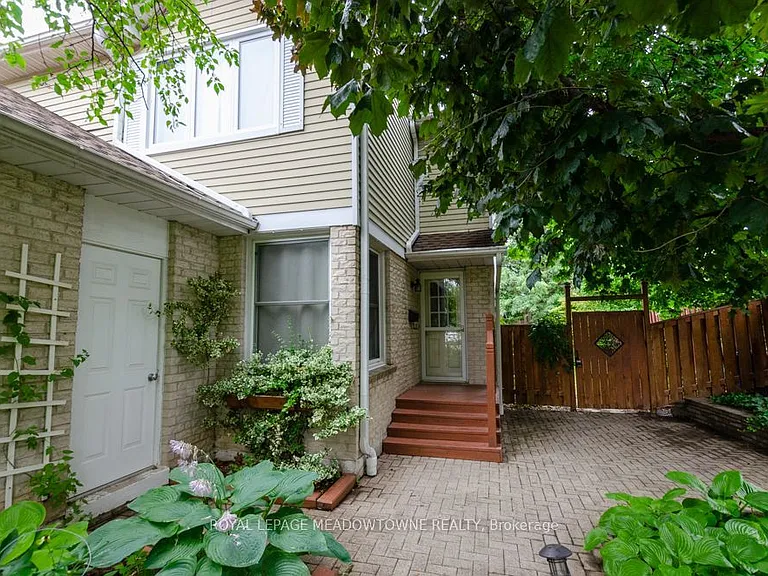 510 Beaver Ct — Photo 2