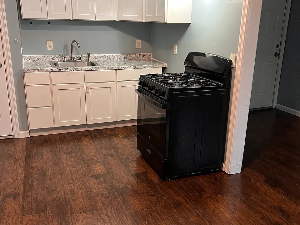 75 High St