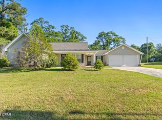 1050 1st Ave, Graceville, FL 32440