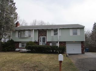 9 North Ct, Albany, NY 12205