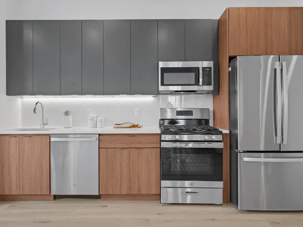 17 Avenue East image 17 of 57