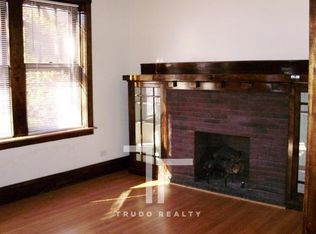 859 W Diversey Pkwy, Chicago, IL 60614