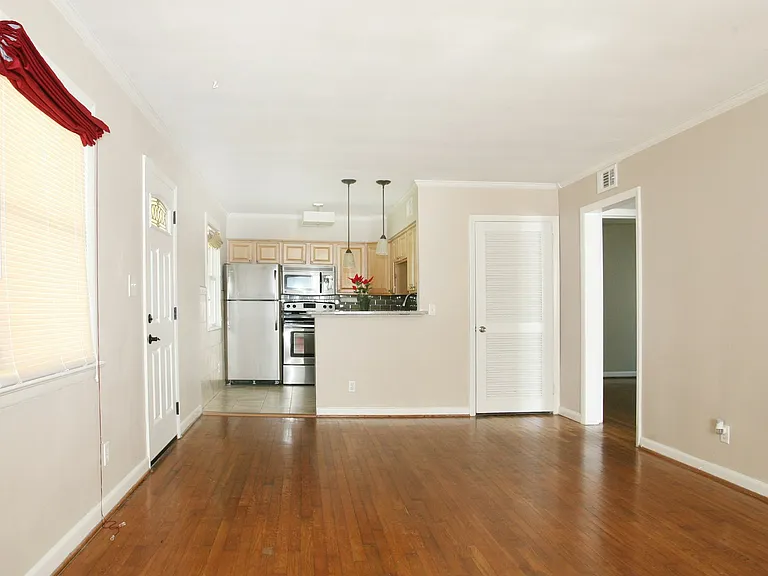 425 26th St #5 — Photo 14