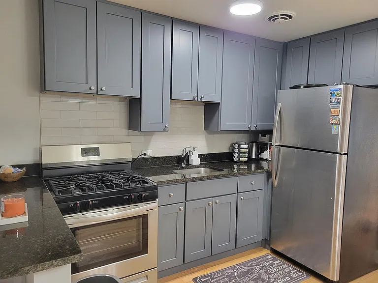 3825-203 N Pine Grove Ave — Photo 1