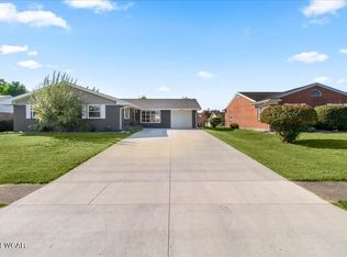 2445 Sherwood Dr, Lima, OH 45805