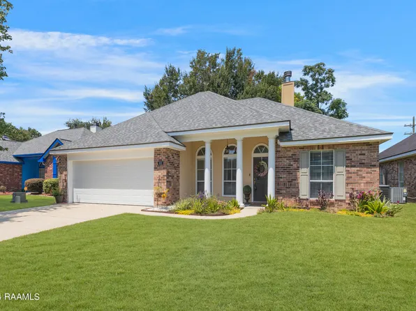 302 Pear Tree Cir, Broussard, LA 70518