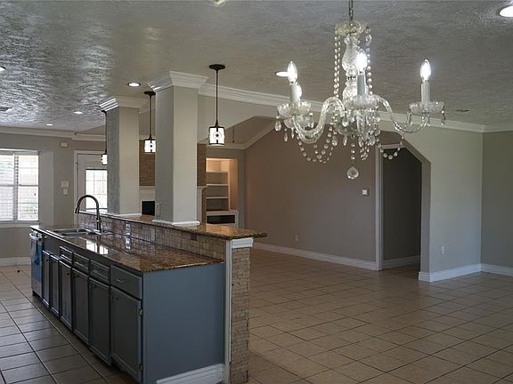 4th image of 10142 Amblewood Dr