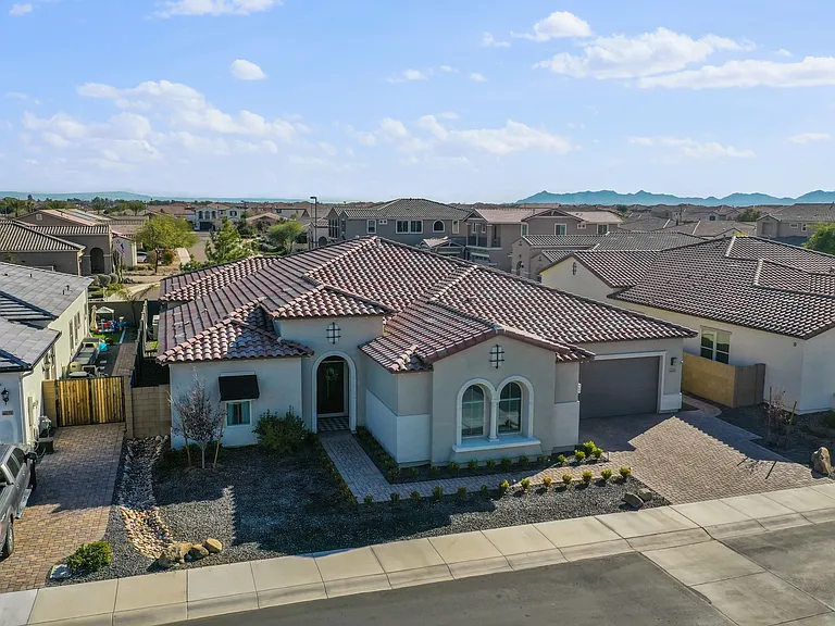 4061 S Emerald Dr — Photo 21