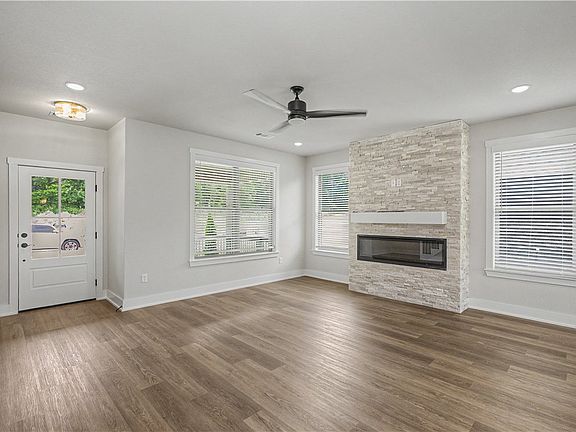 5th image of 2103 N Chanae St