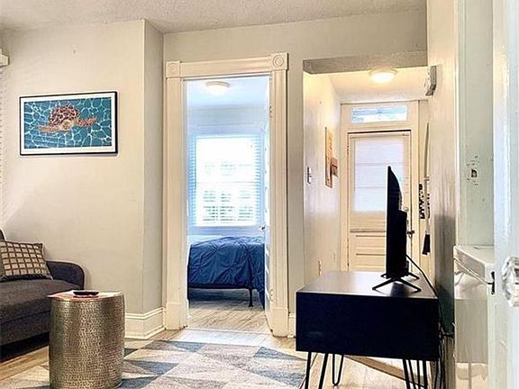 4th image of 2605 Parkwood Ave Floor 1