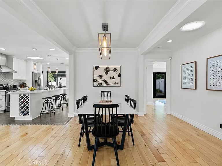 5810 Ranchito Ave — Photo 11