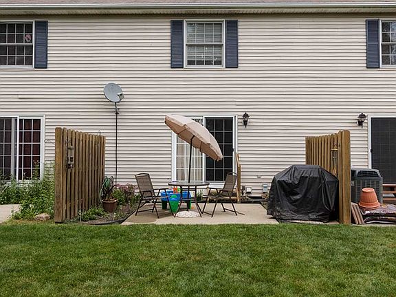 2nd image of 1762 Maxwell Blvd