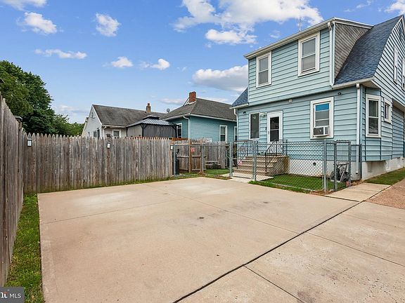 2nd image of 100 Annabelle Ave