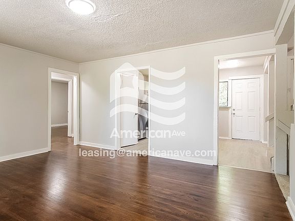 1583554_003_living_room_12706363.jpg