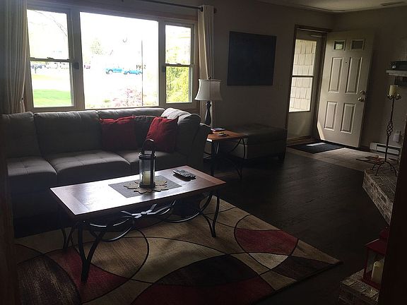4th image of 362 Deepwood Ln