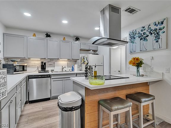 4th image of 5107 Village Dr #0