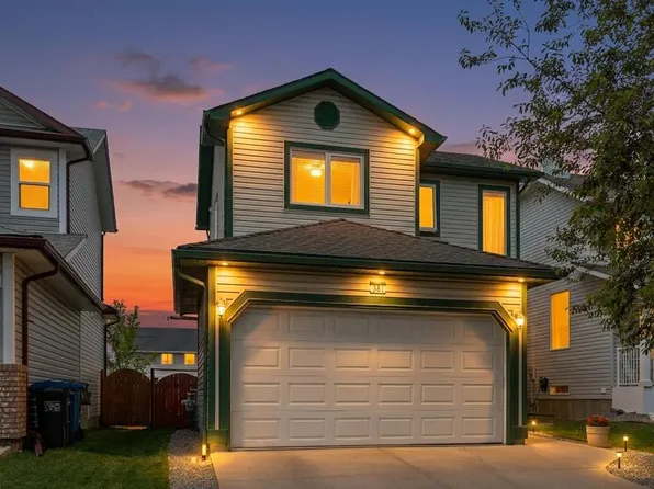381 E Silver Springs Way NW, Airdrie, AB T4B 2X8