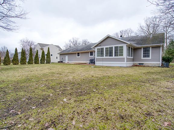 3rd image of 1029 Willshire Dr