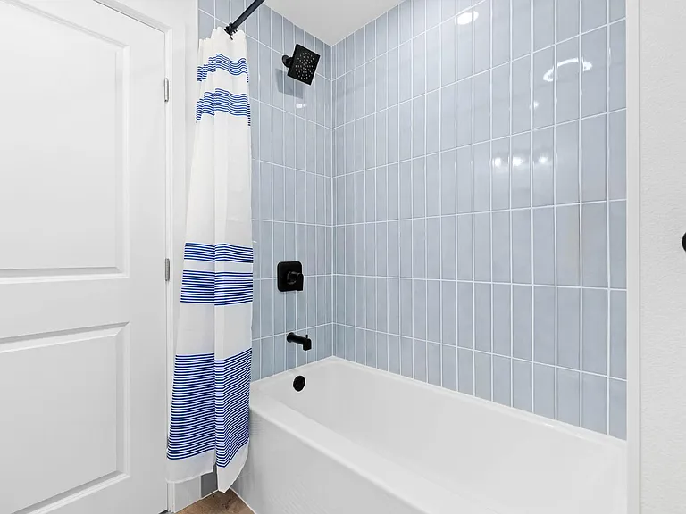 Unit Photo