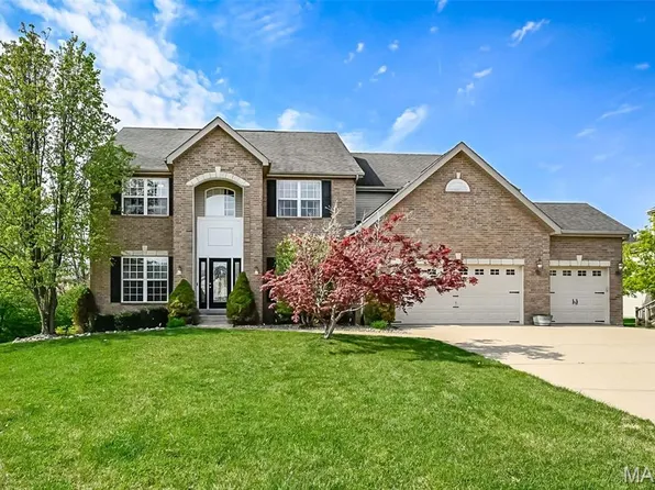 208 Oceanis Dr, Lake Saint Louis, MO 63367