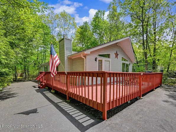 72 Hawthorn Dr, Gouldsboro, PA 18424