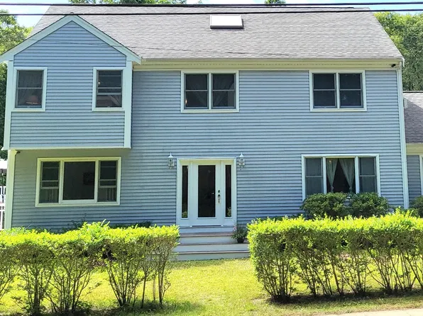 398 Main St, Tisbury, MA 02568