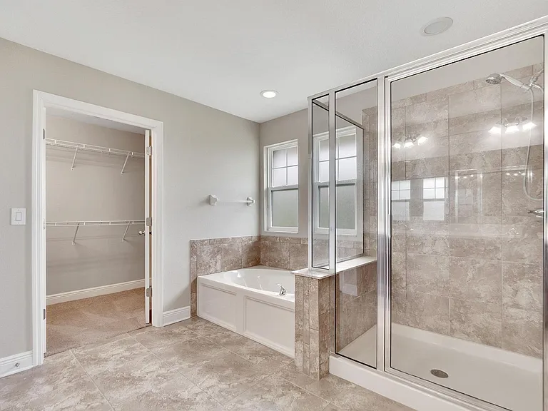 5320 Sagecrest Dr — Photo 29